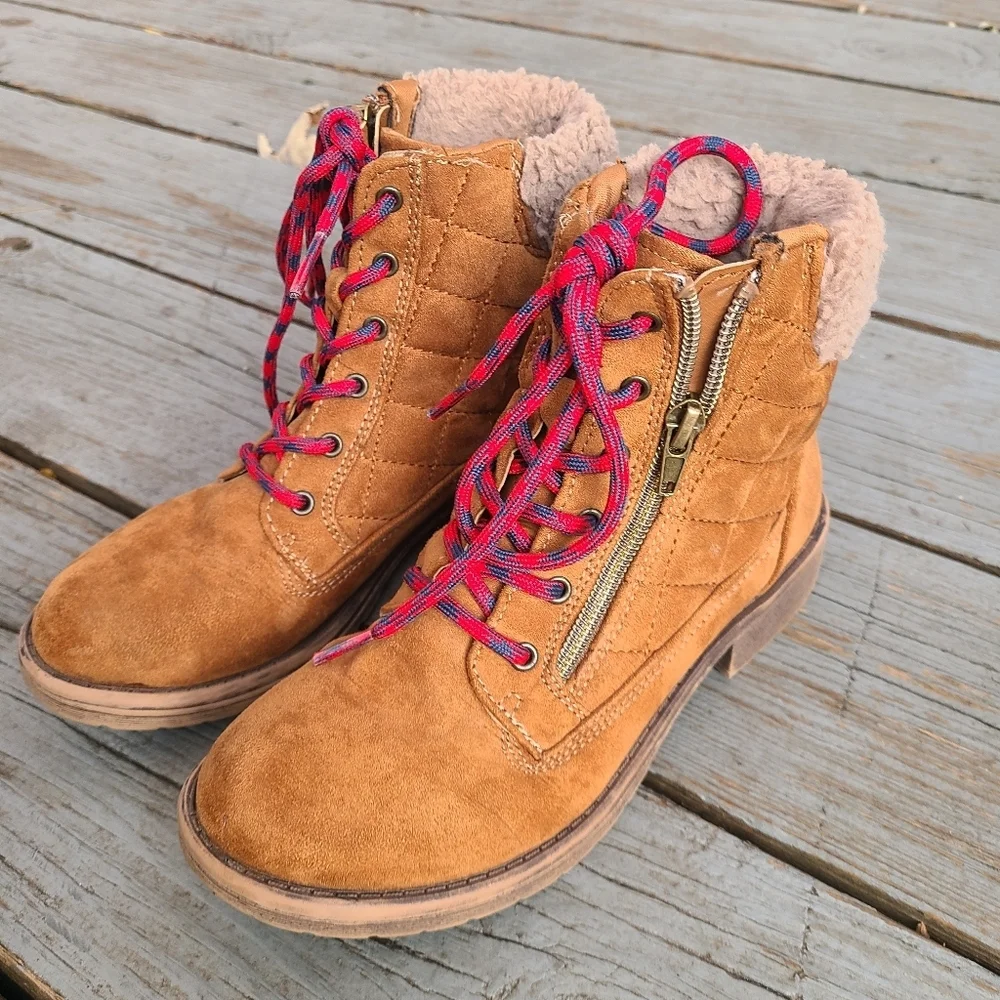 Steve Madden Hoddes Faux Fur Trimmed Boot Little Girl size 3‎